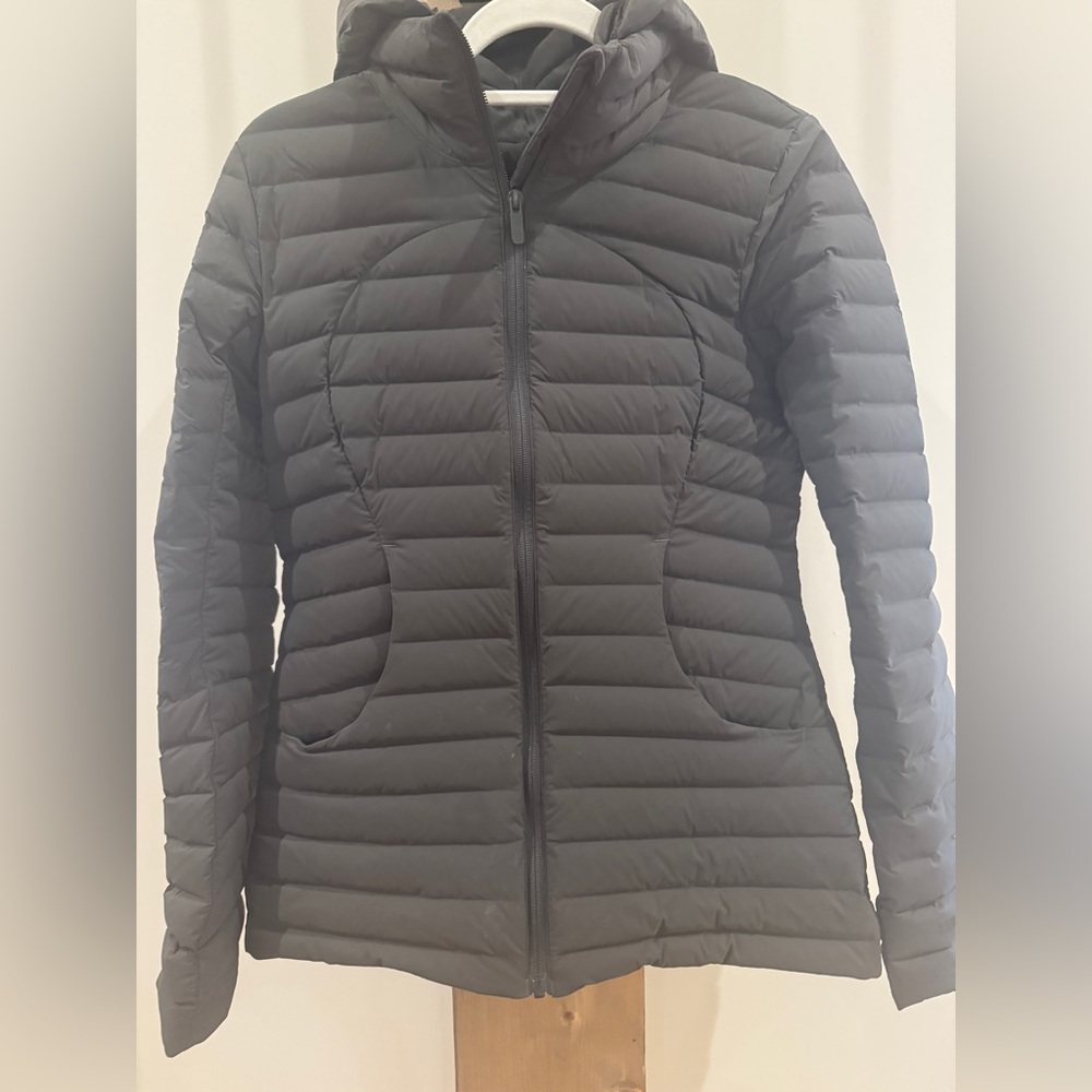 Lululemon olive zip jacket. Size 6. Great condition